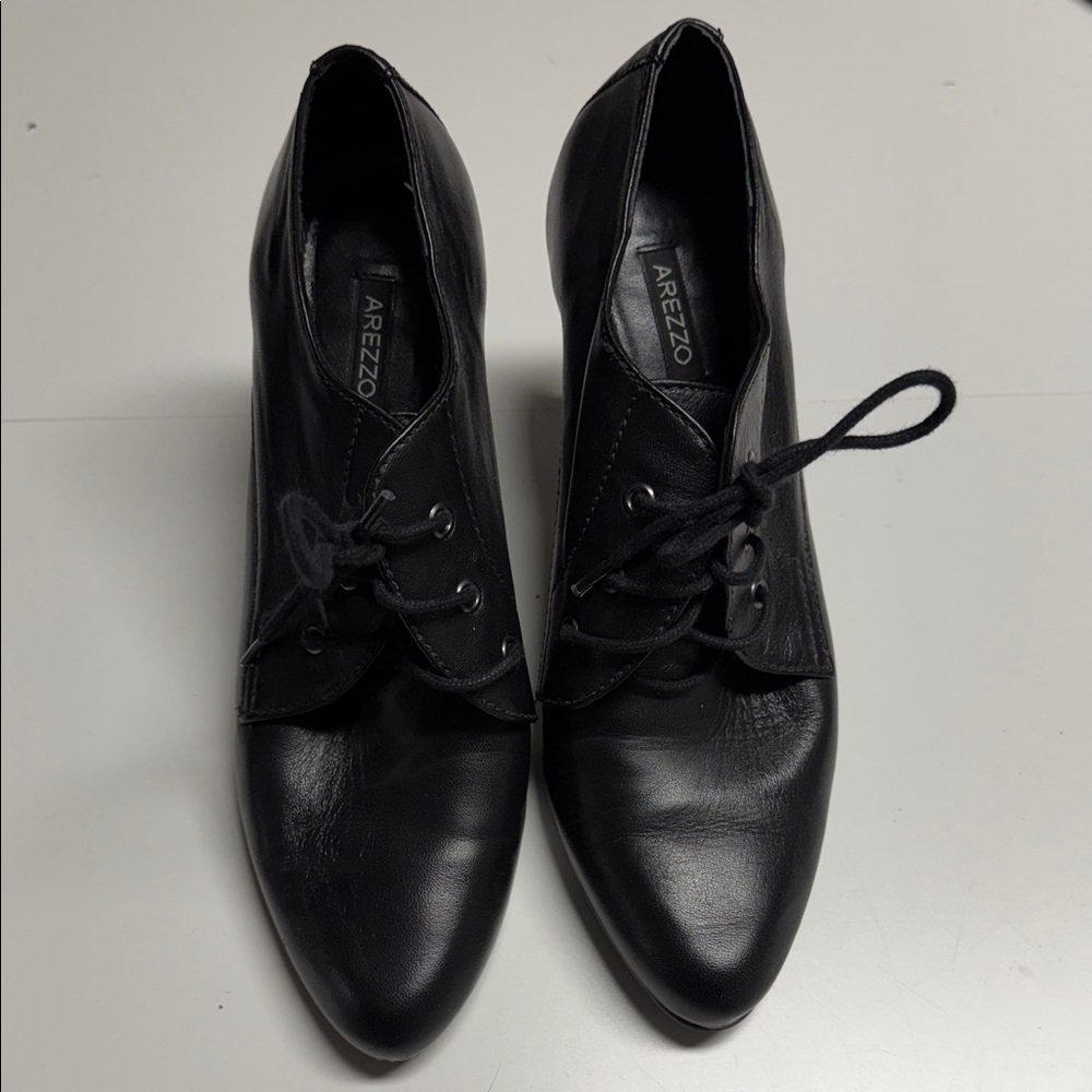 Arezzo Women's Sleek Black Lace-Up Boots
